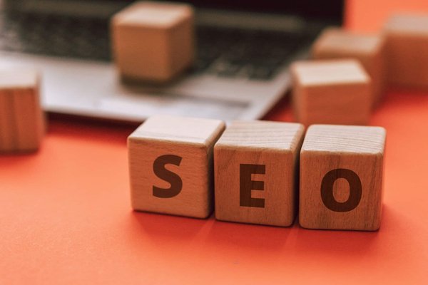 Optimiser votre référencement en ligne avec ces astuces SEO efficaces