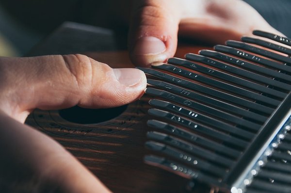 Les origines fascinantes du Kalimba : une histoire à découvrir