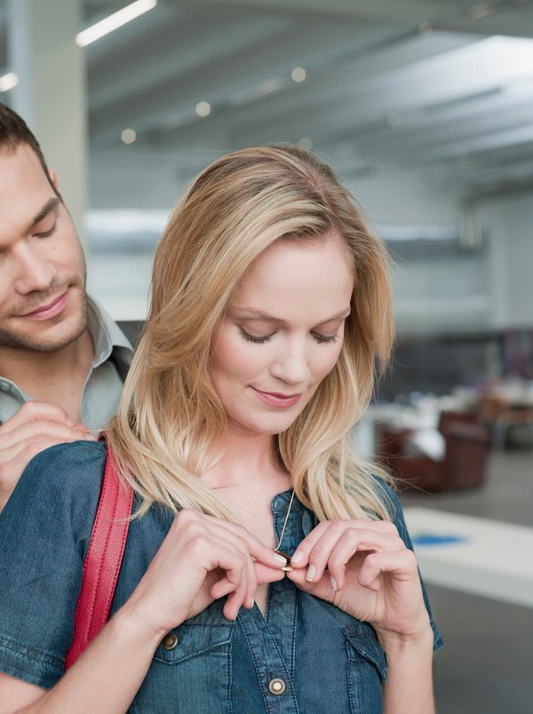 Que représentent les cadeaux dans un couple ?