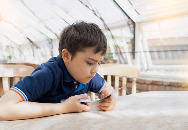 Deck Yu-Gi-oh et boosters Yu-Gi-oh : quelles différences ?