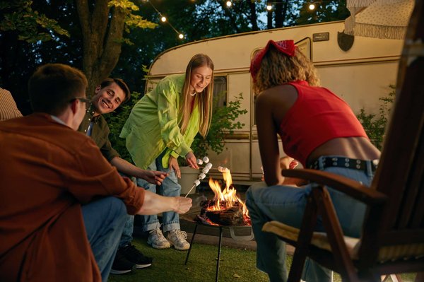 Les campings dans les Alpes de Haute Provence proposent-ils des animations en soirée ?