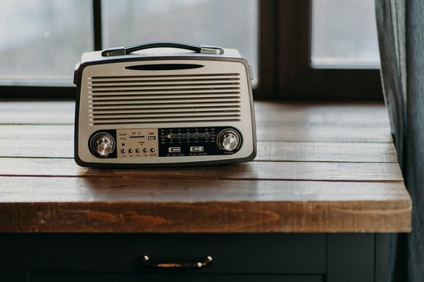 La radio vintage : une combinaison de rétro et look original