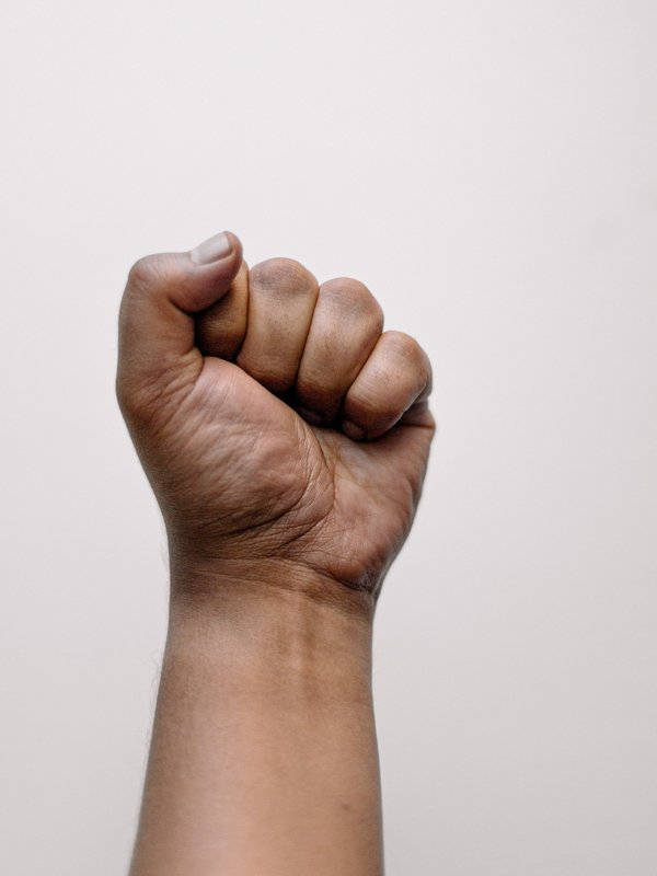 Quelles sont les meilleures astuces pour photographier le mouvement en danse contemporaine?