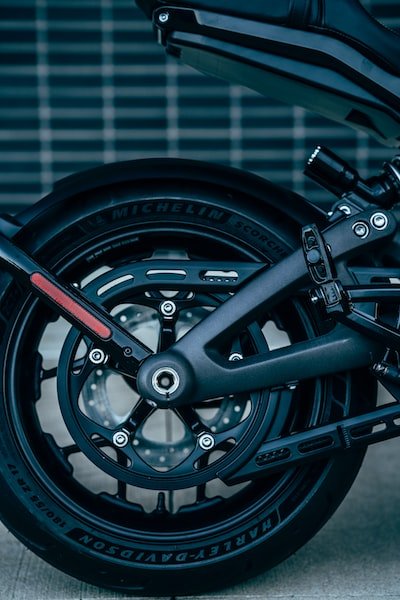 Traceur GPS pour moto : les caractéristiques à connaître pour bien choisir